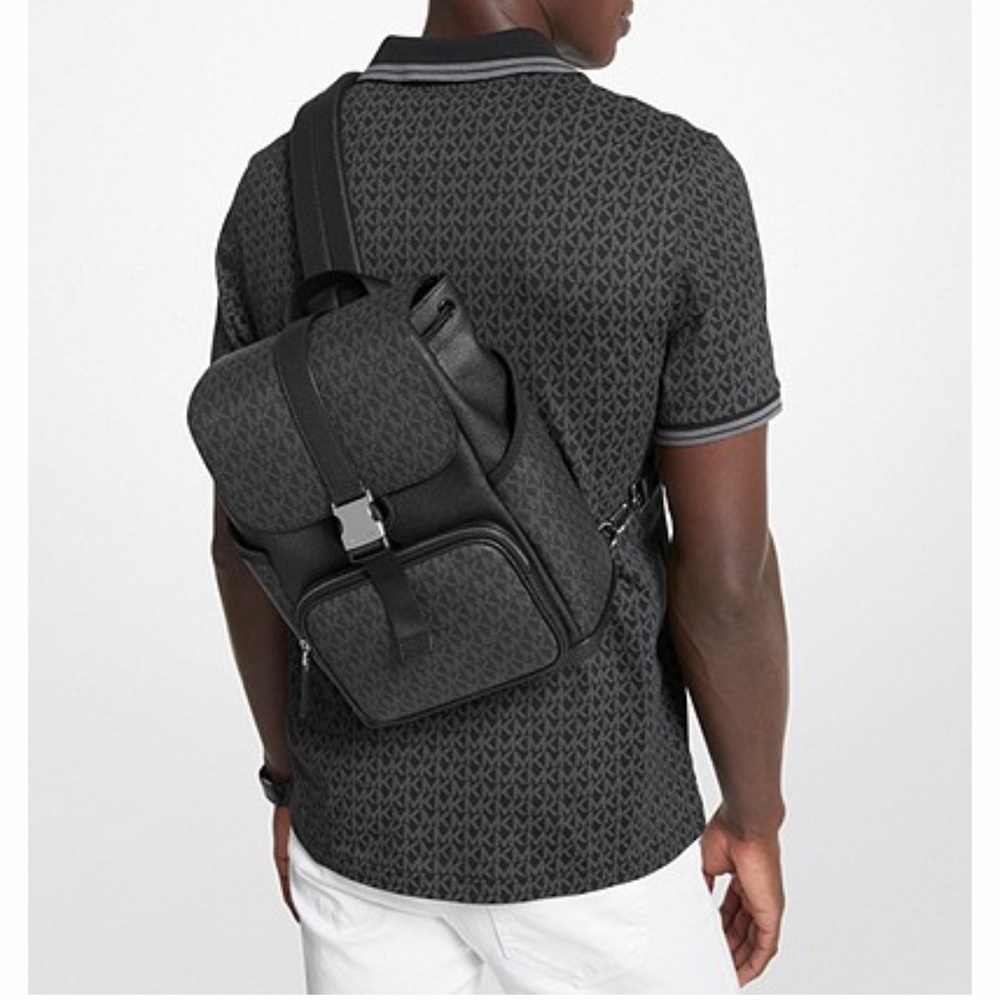 MICHAEL KORS MENS
Cooper Logo Sling Pack
Style# 37S3LCOC2B
COLOR: Black
NWT - Picture 10 of 16